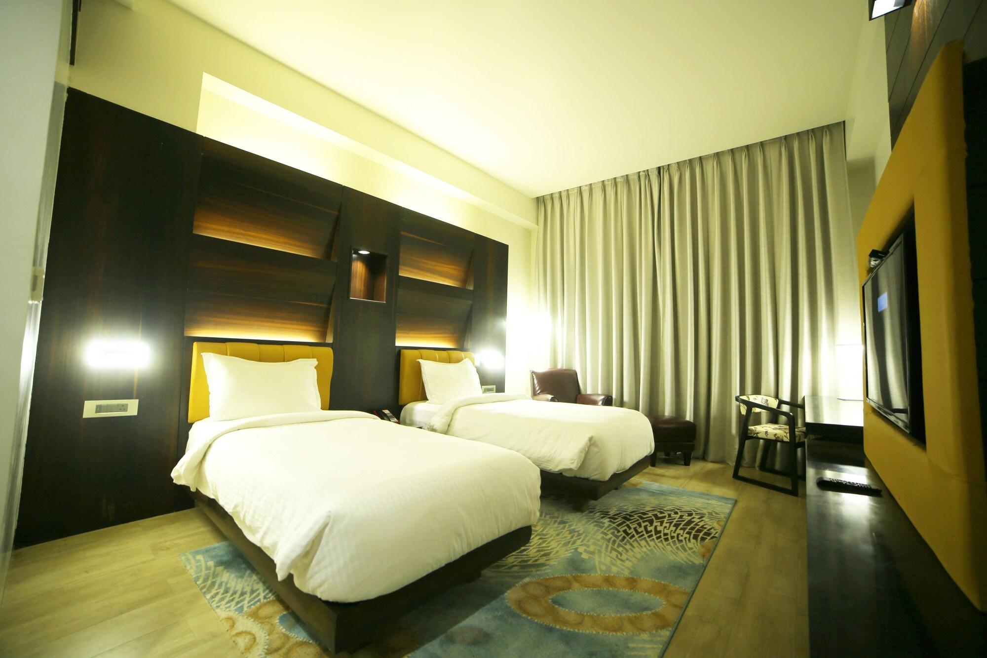 Golden Blossom Imperial Resorts Lucknow Eksteriør bilde