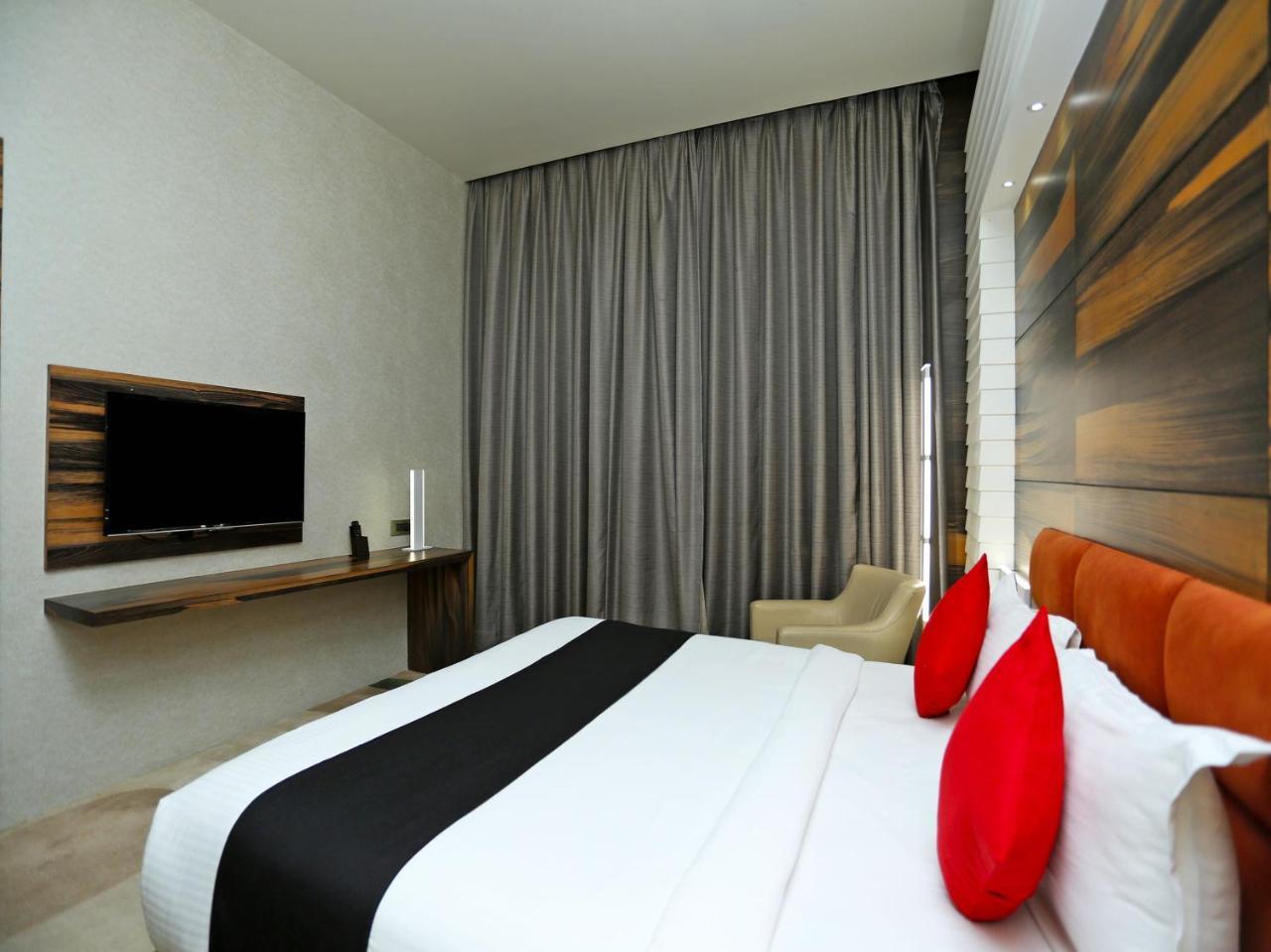 Golden Blossom Imperial Resorts Lucknow Eksteriør bilde