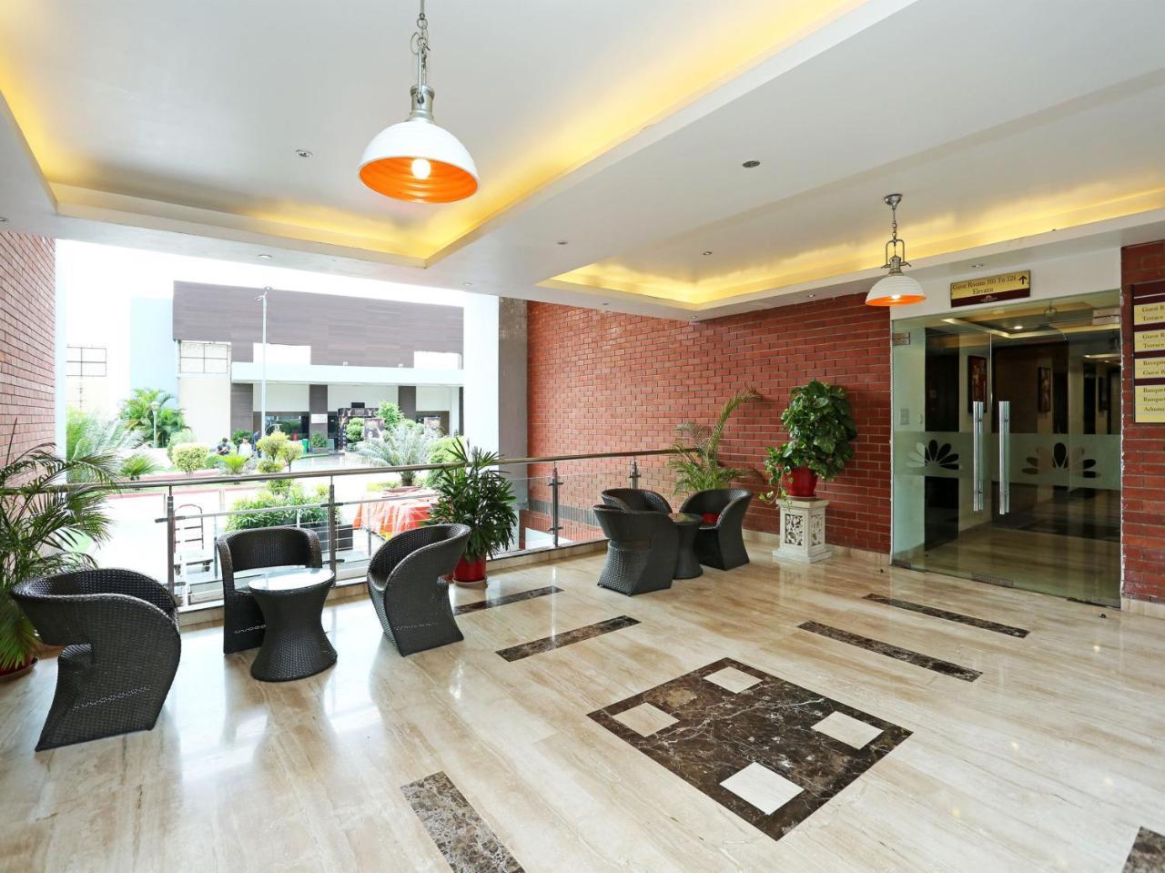 Golden Blossom Imperial Resorts Lucknow Eksteriør bilde