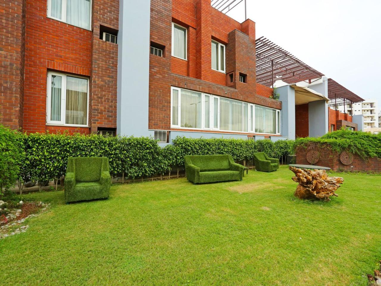 Golden Blossom Imperial Resorts Lucknow Eksteriør bilde