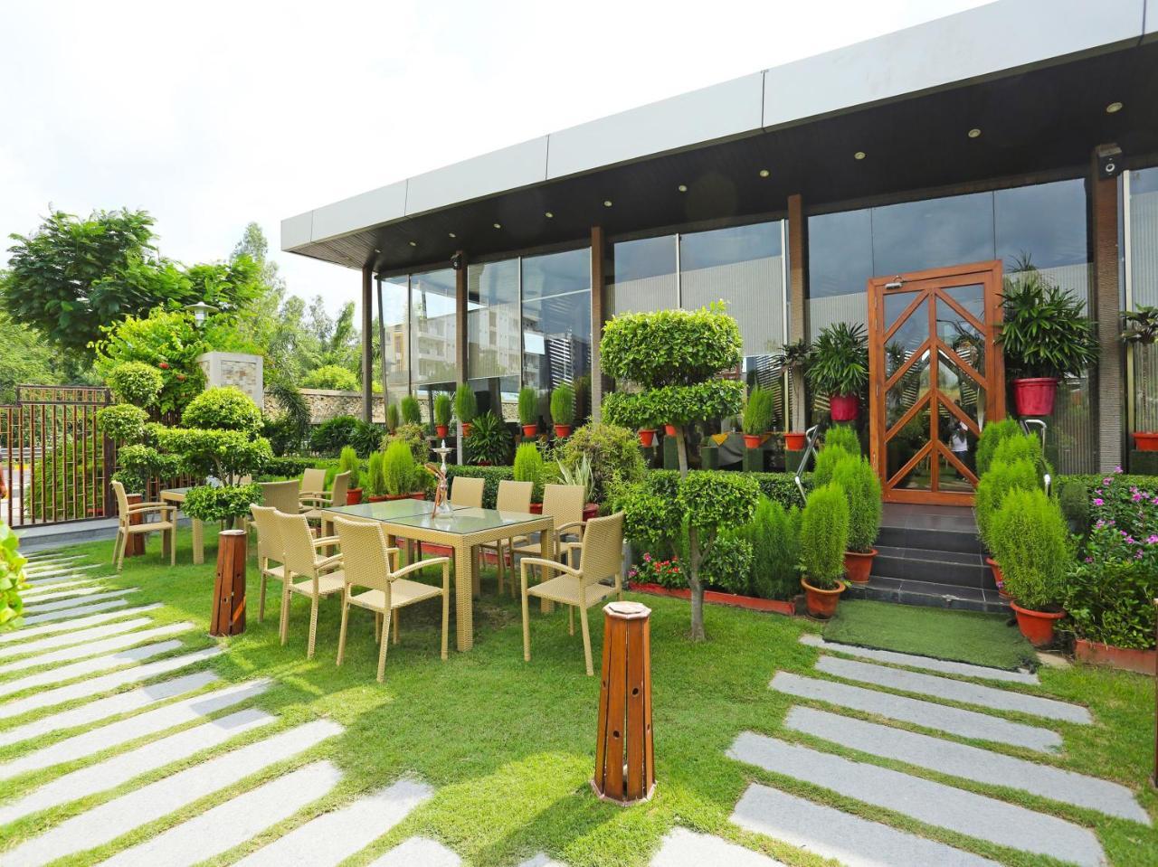 Golden Blossom Imperial Resorts Lucknow Eksteriør bilde